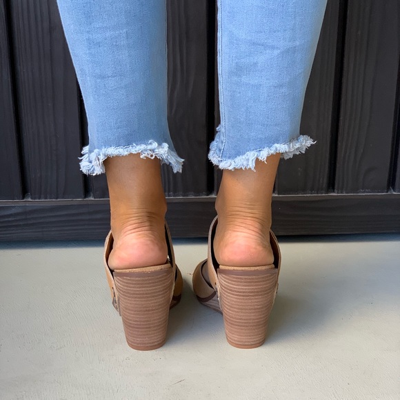 Distressed Suede Crisscross Chic Wedge Sandals - Picture 4 of 8